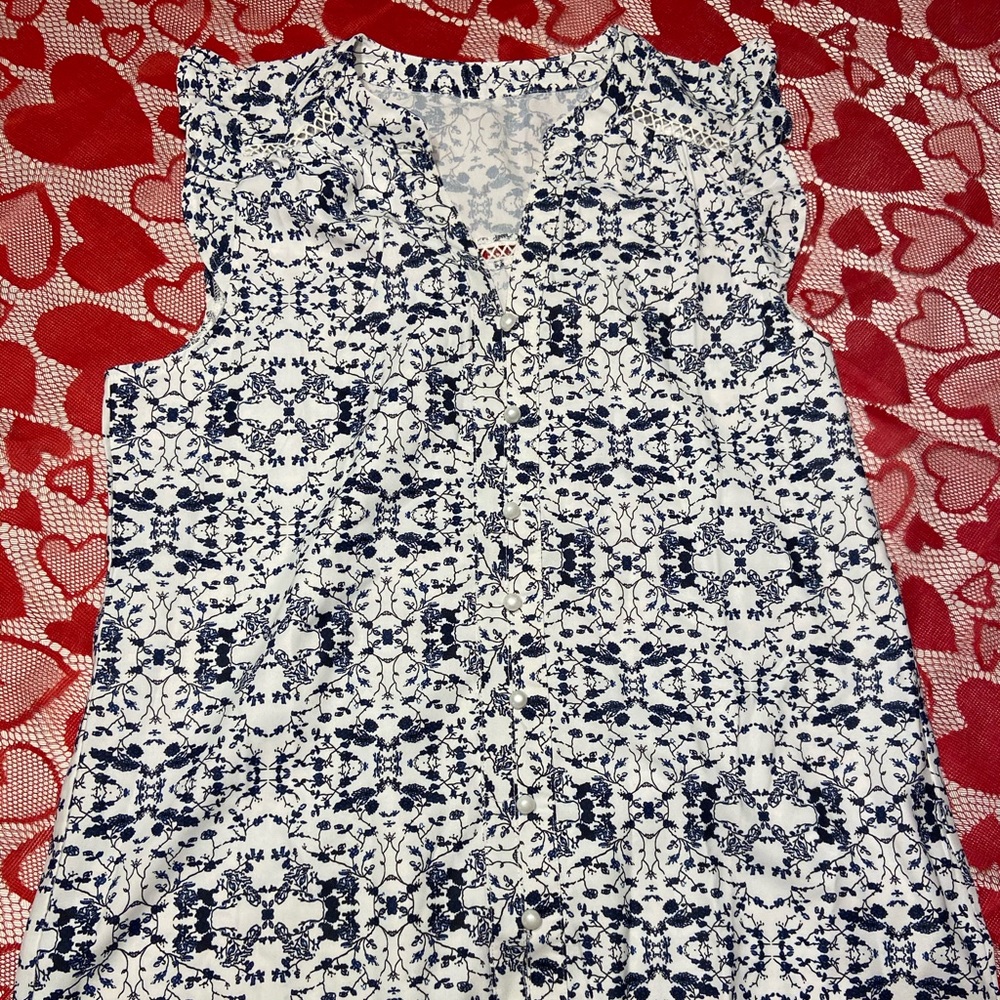 Medium floral top